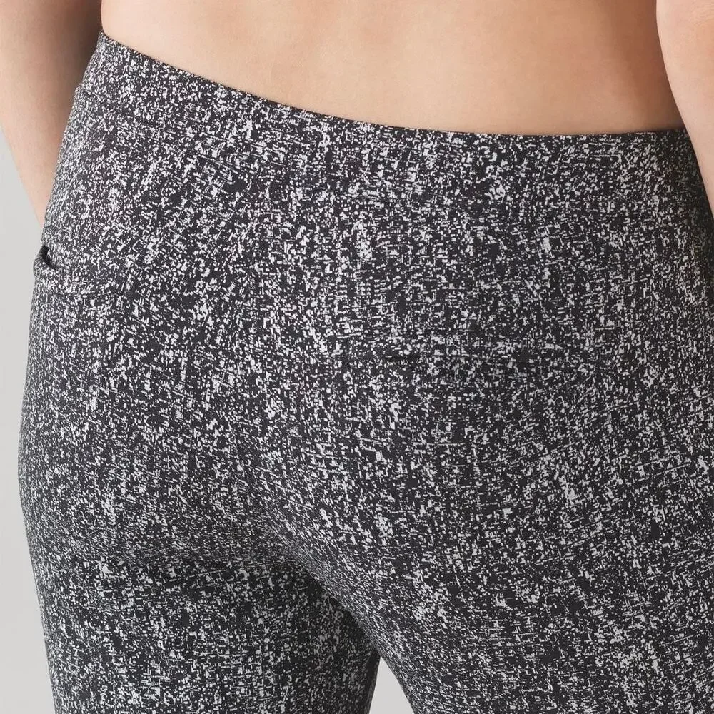 LULULEMON Jet Crop Pant Power Luxtreme Suited Jacquard Black White 4